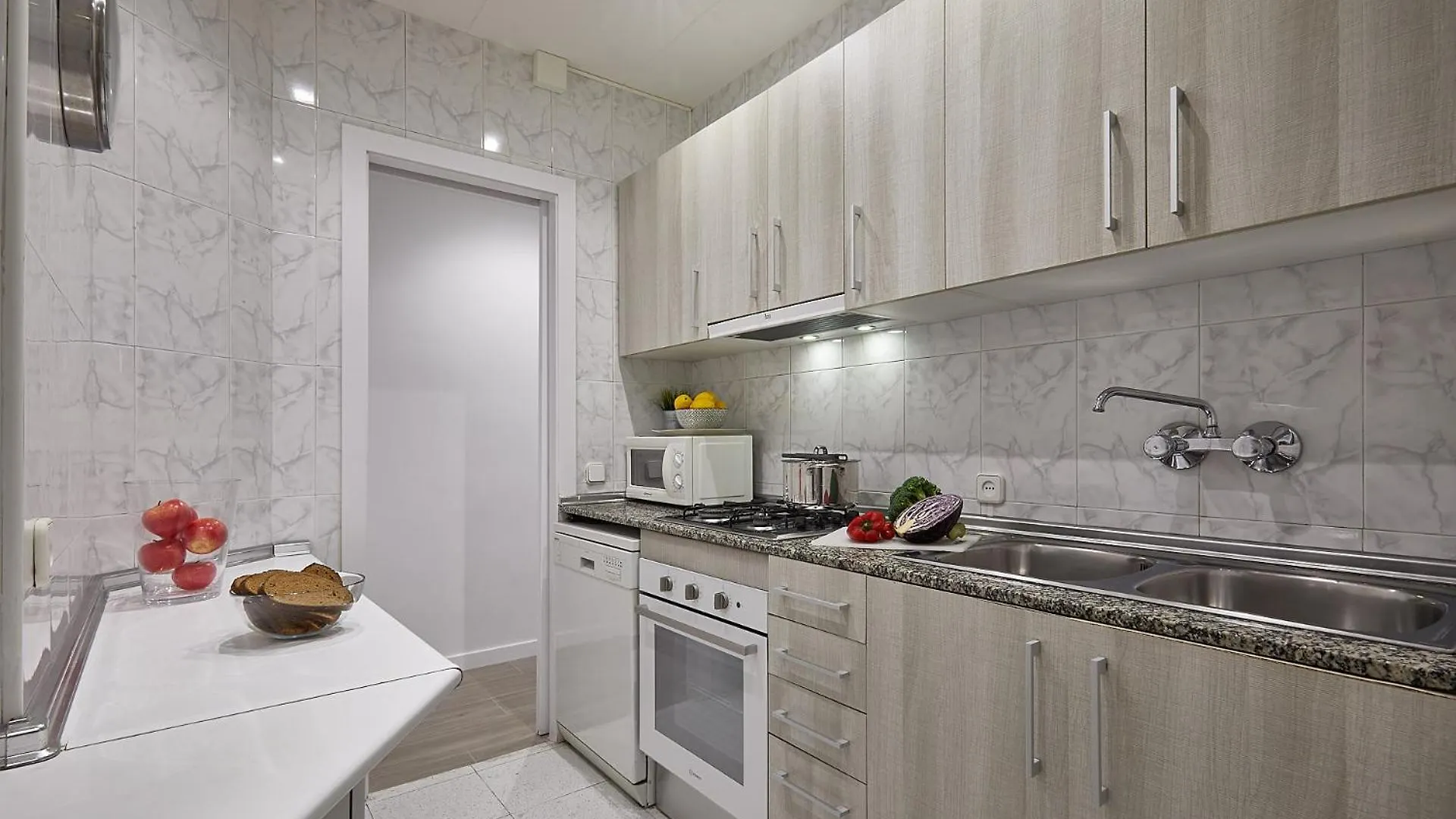 Apartament Bbarcelona Gracia Flat